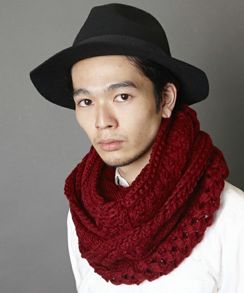 unrelaxing（アンリラクシング）の「TR-01　ケーブル編みニットスヌード（ストール/ショール・メンズ・ブラック/ブラウン/ネイビー/イエロー/レッド/グレー・FREE）」の6枚目の写真