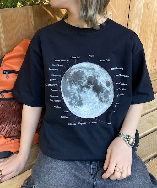 CIAOPANIC TYPY(チャオパニックティピー)の「【UNISEX】ムーンクレーターロゴプリントTee(Tシャツ/カットソー・レディース・ホワイト/ブラック・M/L)」の2枚目の写真