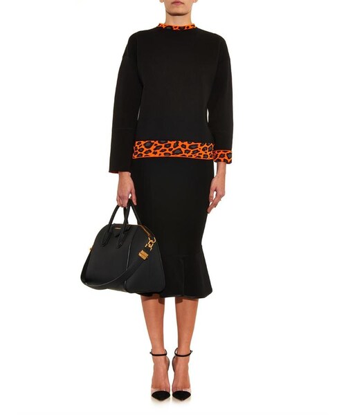 GIVENCHY（ジバンシイ）の「Givenchy Antigona medium rubberised tote（トートバッグ・レディース・other・ONE SIZE）」の6枚目の写真