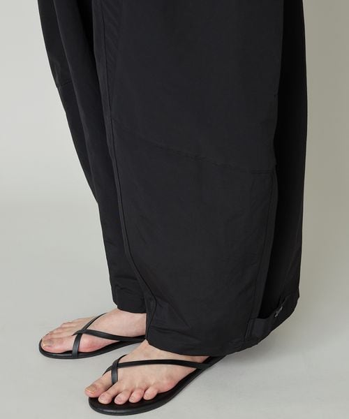 Curensology（カレンソロジー）の「コットンナイロンサロペットパンツ