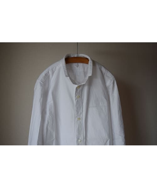nisica（ニシカ）の「nisicamokusiro SMALL STAND SHIRT WHT