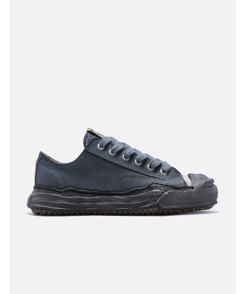 Hank Low Top Sneakers