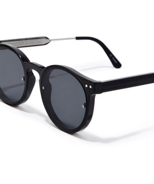 FOREVER 21（フォーエバー トゥエンティーワン）の「FOREVER 21 Spitfire Post Punk Sunglasses（サングラス・レディース・Black/black・One size）」の3枚目の写真