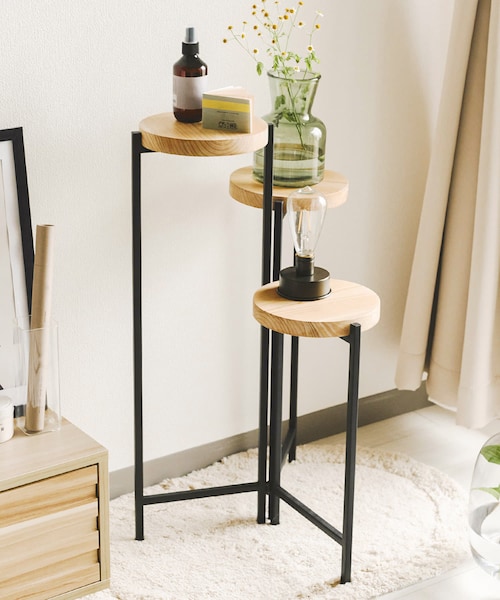 salut!（サリュ!）の「WEB限定ウッドラウンドディスプレイラック