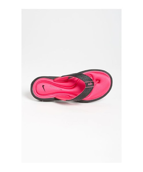 NIKE(ナイキ)の「Nike 'Comfort' Sandal (Women)(サンダル・レディース・Black/White/Pink・11 M/8 M/5 M/6 M/10 M/9 M/7 M)」の2枚目の写真