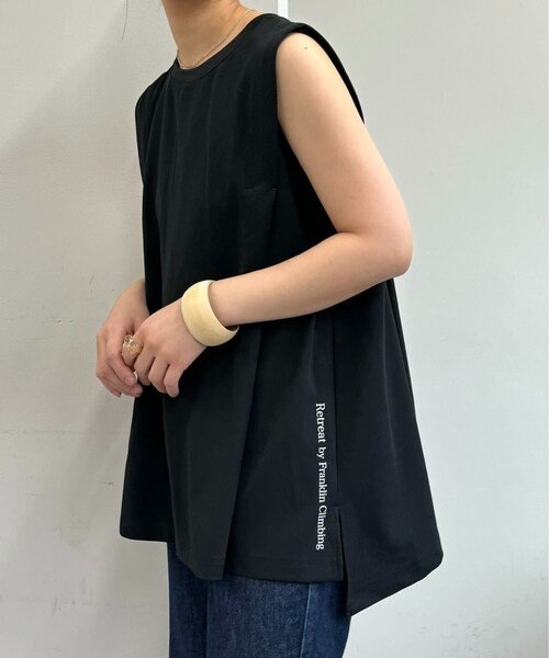 CIAOPANIC TYPY(チャオパニックティピー)の「【Retreat】タックノースリーブTee(タンクトップ・レディース・オフホワイト/ブラック・ONE)」の2枚目の写真
