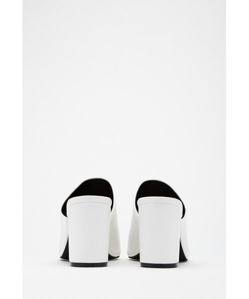 FOREVER 21（フォーエバー トゥエンティーワン）の「FOREVER 21 Faux Leather Peep-Toe Mules（サンダル・レディース・Black/White・10/6.5/9/8.5/8/7/5.5/6/7.5）」の2枚目の写真