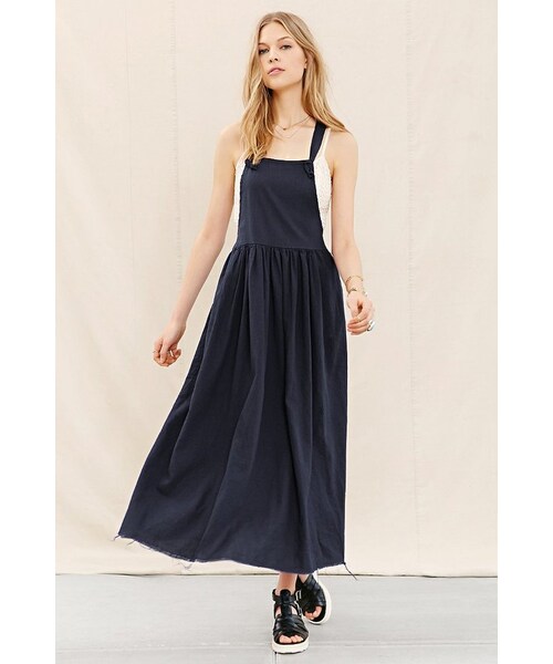 URBAN OUTFITTERS（アーバンアウトフィッターズ）の「Urban Renewal Remade Overall Dress（ワンピース・レディース・NAVY・M/S/L）」の2枚目の写真