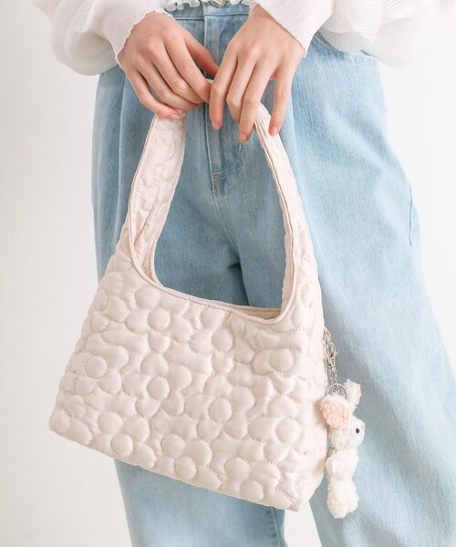 OLIVE des OLIVE（オリーブデオリーブ）の「フラワーキルティングバッグ（ハンドバッグ・レディース・アイボリー/ピンク/ブルー・FREE）」の3枚目の写真