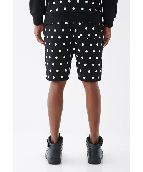 FOREVER 21（フォーエバー トゥエンティーワン）の「[MEN]オーバーサイズドットスウェットショートパンツ（その他・メンズ・BLACK・X-Small/Small/Medium/Large）」の3枚目の写真