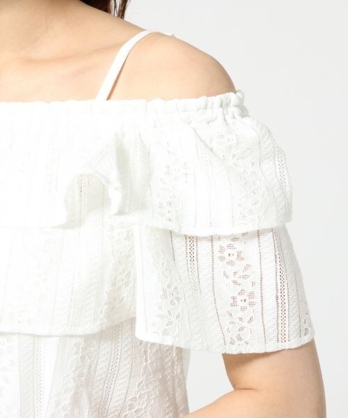 LOWRYS FARM（ローリーズファーム）の「レースオフショルダーブラウス（トップス・レディース・オフ05/イエロー62/ネイビー88・Ｍ/Ｌ）」の7枚目の写真