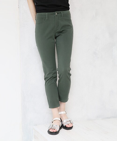 LEPSIM（レプシィム）の「【伸縮性抜群で穿きやすい！】ストレッチムジスリムクロプドパンツ（パンツ・レディース・オフ05/ブラック09/ベージュ52/イエロー65/グリーン75/ネイビー88・Ｓ/Ｍ/Ｌ）」の4枚目の写真