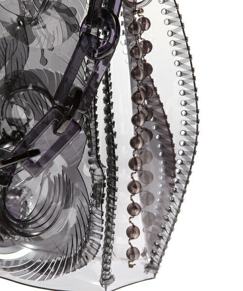 mame(マメ)の「mame ビッグチェーンバッグ(クラッチバッグ・レディース・ホワイト/ブラック・FREE)」の6枚目の写真