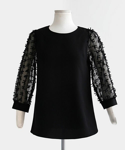 DHOLIC（ディーホリック）の「リボンシースルースリーブ切替ブラウス（シャツ/ブラウス・レディース・ホワイトアイボリー/ブラック/ライトピンク・FREE）」の2枚目の写真