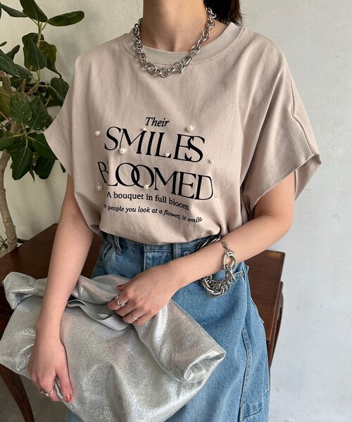 DouDou(ドゥドゥ)の「フロッキープリントロゴパールTEE(Tシャツ/カットソー・レディース・オフホワイト/グレージュ/ピンク/チャコールグレー・F)」の3枚目の写真