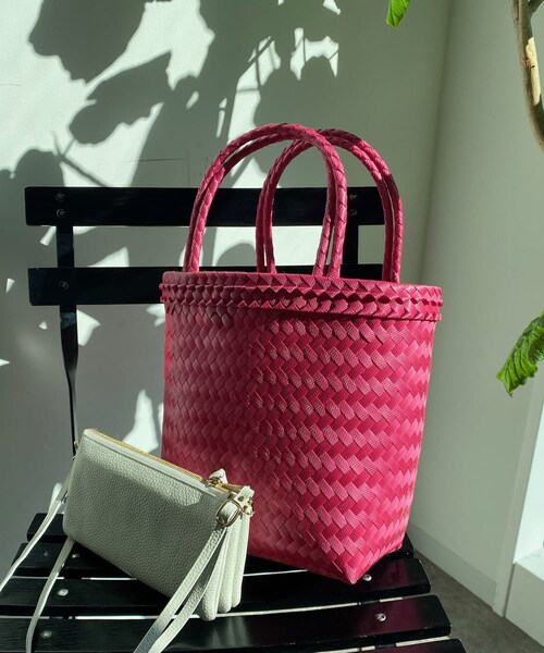 DouDou(ドゥドゥ)の「カゴバッグ(バッグ・レディース・ホワイト/ピンク/ブラック・M)」の3枚目の写真