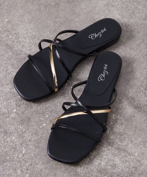 Chez toi（シェトワ）の「異素材ラインフラットサンダル（シューズ・レディース・ゴールド/シルバー/ブラック・S/M/L）」の2枚目の写真