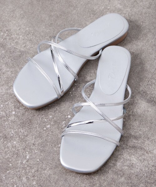 Chez toi（シェトワ）の「異素材ラインフラットサンダル（シューズ・レディース・ゴールド/シルバー/ブラック・S/M/L）」の3枚目の写真