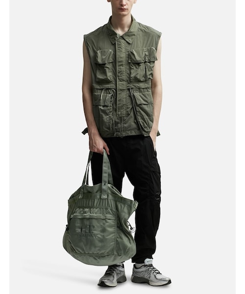 C.P. COMPANY（シーピーカンパニー）の「NYLON B CROSSBODY MESSENGER