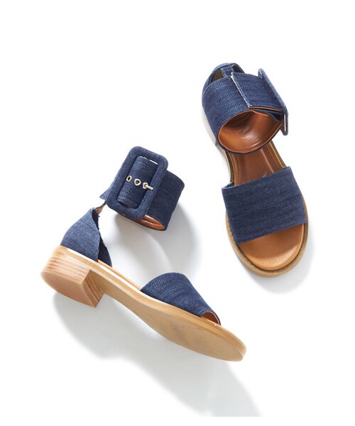 DRWCYS（ドロシーズ）の「スエードアンクルサンダル（シューズ・レディース・ブラック/キャメル/カーキ/インディゴ）」の4枚目の写真