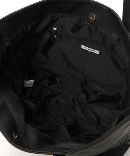 GLOBAL WORK（グローバルワーク）の「パンチングトートＢＡＧ（バッグ・レディース・ホワイト05/ブラック09/ピンク22/ブルー85・ONE　SIZE）」の8枚目の写真