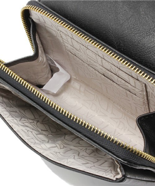 Soareak（ソアリーク）の「【DANIELLE NICOLE】WALLET CROSBODY（ショルダーバッグ・レディース・ホワイト/ブラック/ライトピンク・FREE）」の7枚目の写真