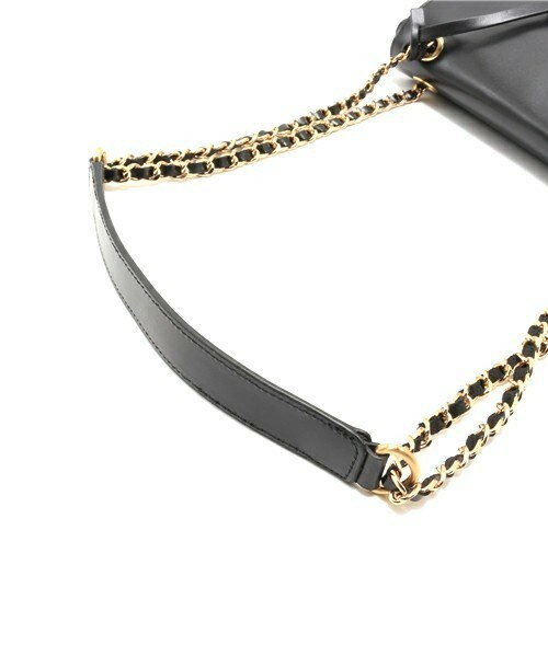 Rough Roses（ラフローゼス）の「【Rough Roses】ﾁｪｰﾝｼｮﾙﾀﾞｰﾊﾞｯｸ（ショルダーバッグ・レディース・ブラック/レッド・FREE）」の6枚目の写真