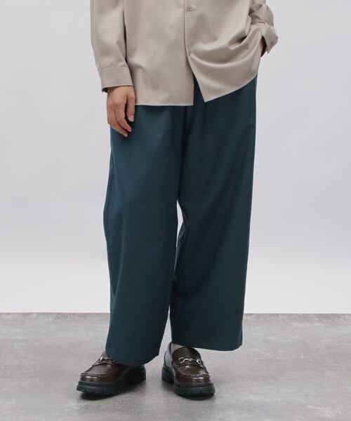 LAKOLE(ラコレ)の「TRワイドイージーパンツ(パンツ・チャコール18/ブラック19/グリーン70・S/M/L)」の12枚目の写真