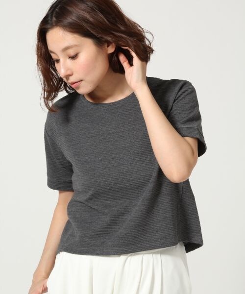 LEPSIM（レプシィム）の「タッククロプドタケプルオーバーＳＳ（トップス・レディース・オフ05/ブラック09/グレー（カタゾメ）15/ダークネイビー89・FREE SIZE）」の3枚目の写真