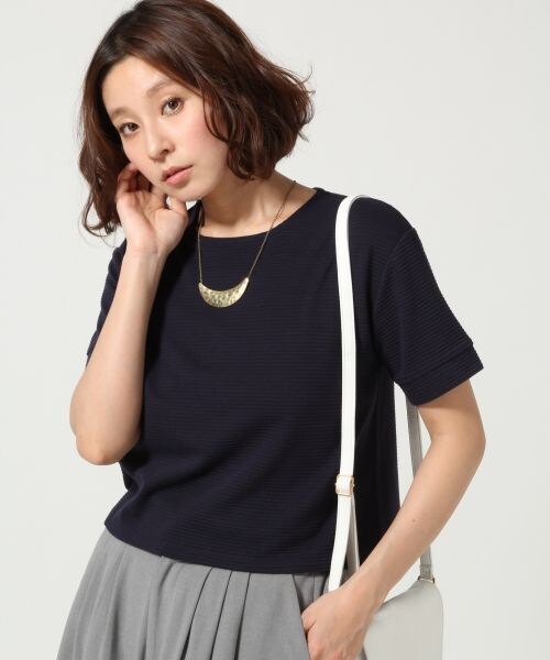 LEPSIM（レプシィム）の「タッククロプドタケプルオーバーＳＳ（トップス・レディース・オフ05/ブラック09/グレー（カタゾメ）15/ダークネイビー89・FREE SIZE）」の4枚目の写真