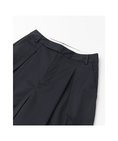 URBAN RESEARCH DOORS（アーバンリサーチドアーズ）の「コットンタックワイドパンツ（パンツ・レディース・BEIGE/NAVY・36/38）」の9枚目の写真