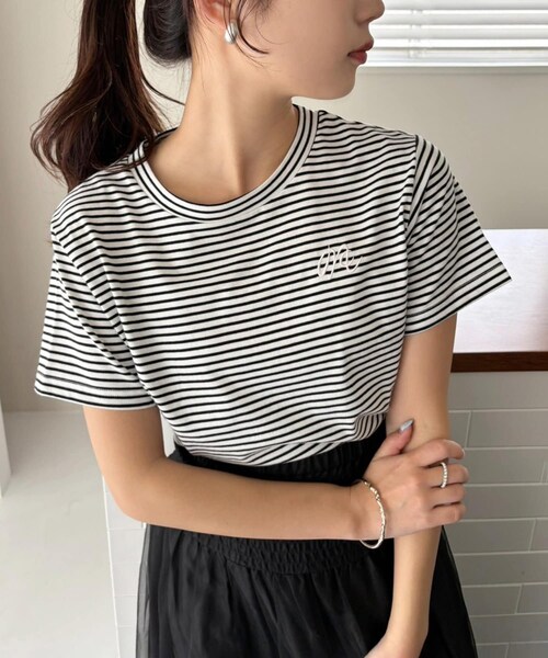 one after another NICE CLAUP（ワンアフターアナザーナイスクラップ）の「プチプラ◎アソートロゴTEE/手洗い可（Tシャツ/カットソー・レディース・オフホワイト/ホワイト系その他/チャコールグレー・FREE）」の2枚目の写真