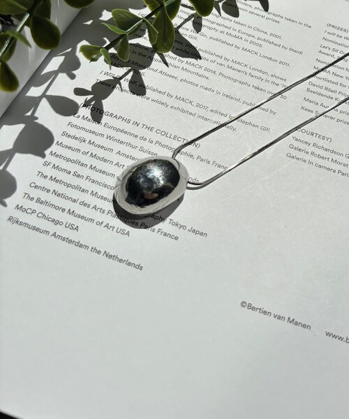 DouDou(ドゥドゥ)の「メタルモチーフネックレス(ネックレス・レディース・ゴールド/シルバー・F)」の2枚目の写真