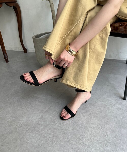 DouDou（ドゥドゥ）の「5センチヒールストラップサンダル（ブーツ・レディース・ゴールド/シルバー/ブラック・23/24/23.5）」の2枚目の写真