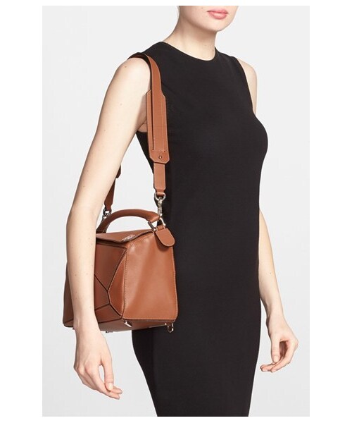 LOEWE(ロエベ)の「LOEWE 'Small Puzzle' Leather Bag(クラッチバッグ・レディース・Tan・11“W x 7“H x 5“D.)」の7枚目の写真