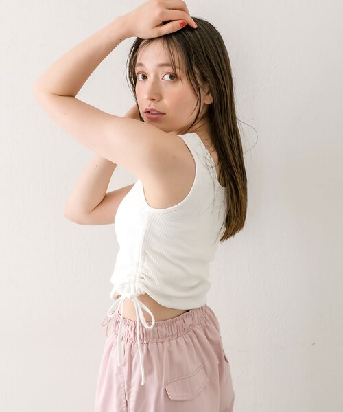 OLIVE des OLIVE(オリーブデオリーブ)の「裾ドロストタンク(タンクトップ・レディース・オフホワイト/スミクロ/ブラック・FREE)」の1枚目の写真