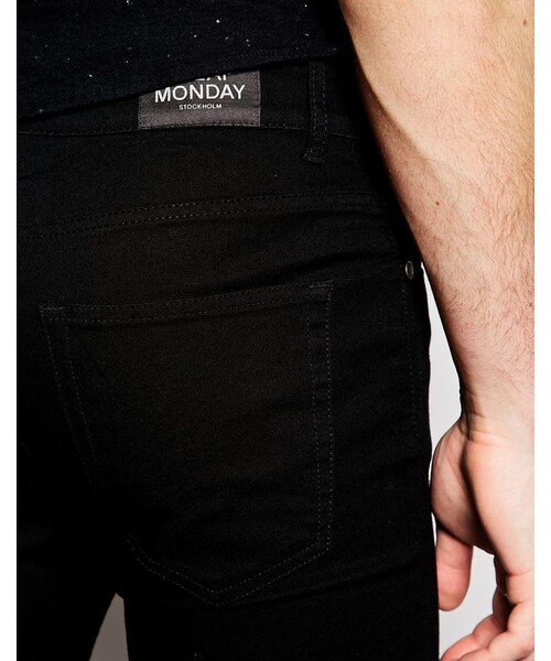 CHEAP MONDAY(チープマンデイ)の「Cheap Monday Jeans Him Spray Skinny Fit Black(デニムパンツ・メンズ・black・W26-27/W32 L32/W28-29/W32-33)」の4枚目の写真