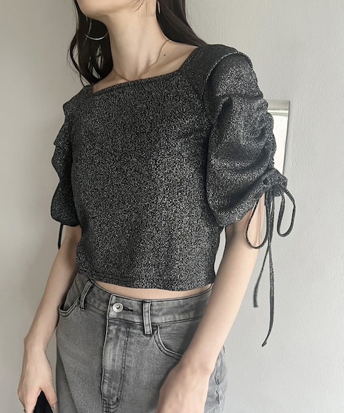 one after another NICE CLAUP（ワンアフターアナザーナイスクラップ）の「ラメカットトップス（Tシャツ/カットソー・レディース・シルバー/ベージュ/ブラック・FREE）」の2枚目の写真