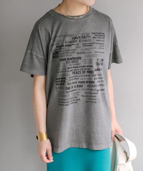 PUAL CE CIN(ピュアルセシン)の「2WAYマルチロゴプリントT(Tシャツ/カットソー・レディース・オフホワイト/イエロー/グレー・FREE)」の2枚目の写真