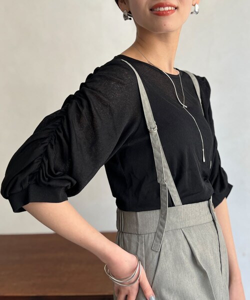 Chez toi(シェトワ)の「セミシアースラブ袖ギャザープルオーバー(Tシャツ/カットソー・レディース・オフホワイト/ブルー/ブラック・F)」の2枚目の写真