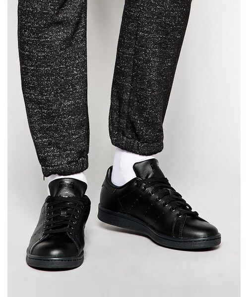 black stan smith outfit