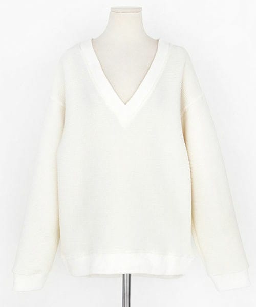 DHOLIC(ディーホリック)の「Vネックオーバーフィットトップス(Tシャツ/カットソー・レディース・ディープスカイブルー/ホワイトアイボリー/ブラック・FREE)」の2枚目の写真