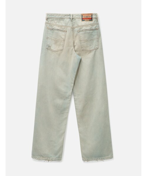 DIESEL（ディーゼル）の「Straight Jeans 2001 D-Macro 09h60（その他・メンズ・light blue・IN 30/IN 32/IN 34）」の2枚目の写真