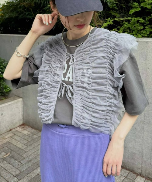 CIAOPANIC TYPY（チャオパニックティピー）の「2WAYシャーリングチュールベスト（ジャケット/アウター・レディース・オフホワイト/サックスブルー/ピンク/グレー/ブラック・ONE）」の3枚目の写真