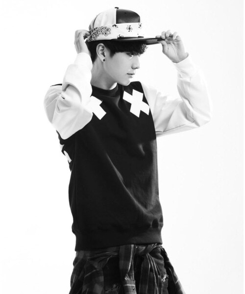 STORES.jp（ストアーズドットジェーピー）の「スカルプリント切り替えスウェット★モノトーン×モード×ストリート★【送料無料】（スウェット・メンズ・その他）」の6枚目の写真