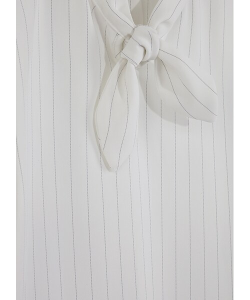 gracegift（グレースギフト）の「韓國俐落甜美條紋綁結襯衫（トップス・レディース・白・F）」の3枚目の写真