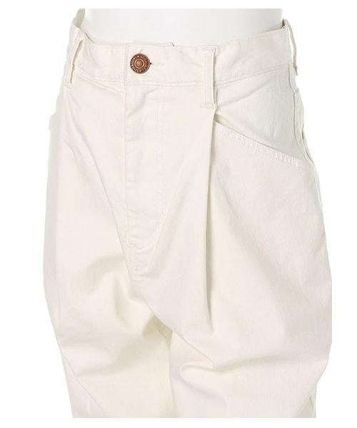 SPIRALGIRL（スパイラルガール）の「デニムタックパンツ（パンツ・レディース・オフホワイト系・1）」の5枚目の写真