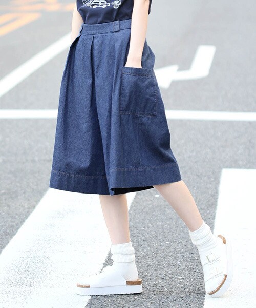 LOWRYS FARM(ローリーズファーム)の「★WEB先行予約アイテム★サイドポケットデニムガウチョ(パンツ・レディース・ブルー85/ネイビー88・F)」の2枚目の写真