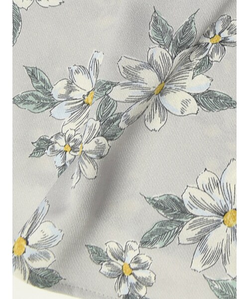 w closet（ダブルクローゼット）の「マーガレット花柄プルオーバー（トップス・レディース・サックス/グレー・FREE）」の8枚目の写真