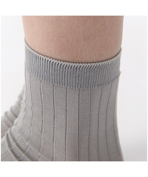 靴下屋（クツシタヤ）の「ガーゼ調リブショートソックス（ソックス・靴下・レディース・サラシ/シルバーグレー/クロ/イエロー・22.0～24.0cm）」の9枚目の写真